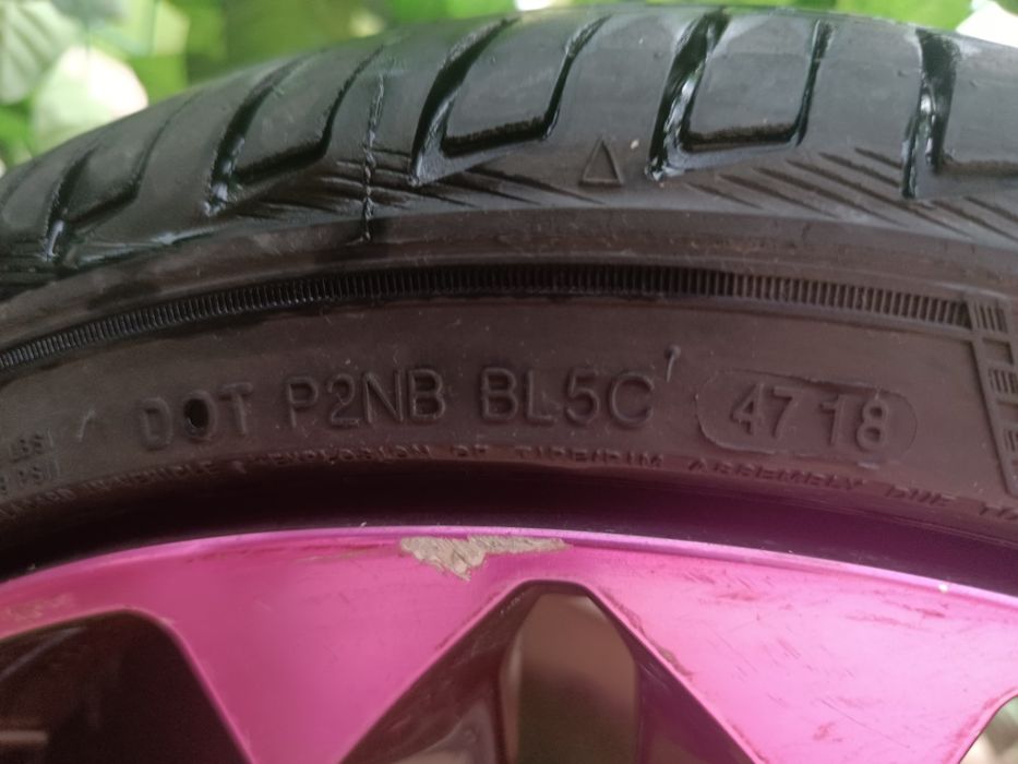 Vând jante pe 17 culoare roz - 1200 lei ușor negociabil