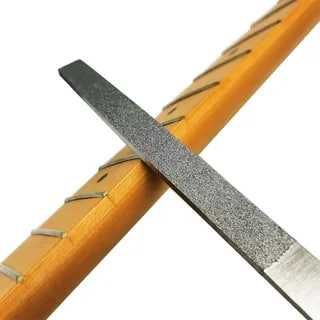 Ремонт гитар, Замена струн.