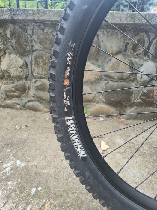Polygon Collosus DH9 2026 S size