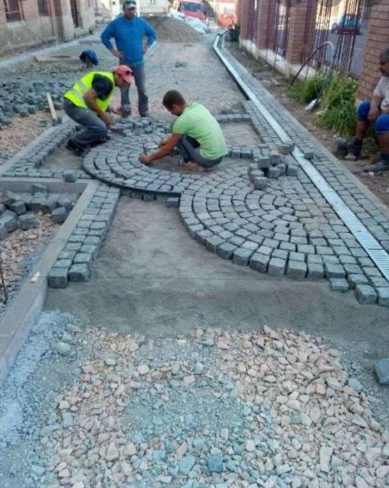 Vând piatră cubică de 2nuanțe andezit și granit și montez