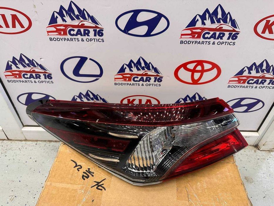 Задний фонарь на TOYOTA CAMRY 70/75
