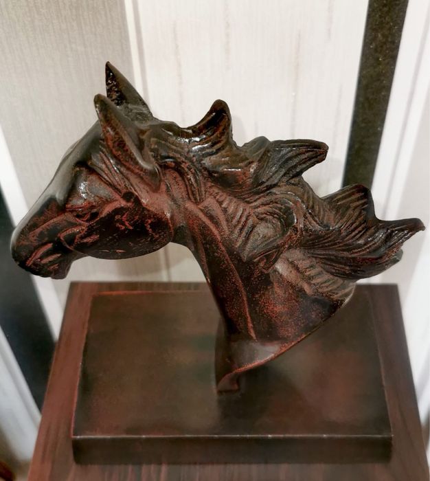 Антикварна фигура на конска глава от среда на века бронзова скулптура