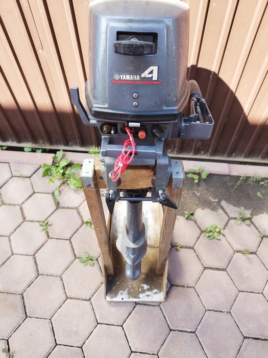 Продам лодочный мотор yamaha 4