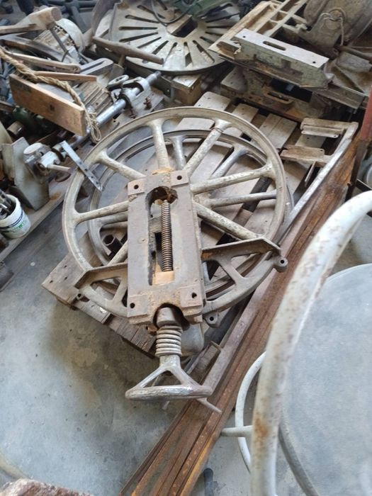 Дърводелски чугунени машини - фреза , банцинг и планя