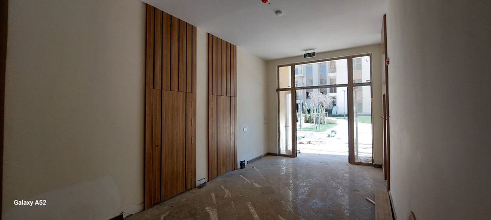 Eshik, pluntis, ofshivka, zinalarga perila o‘rnatamiz. Yog‘och ishlari