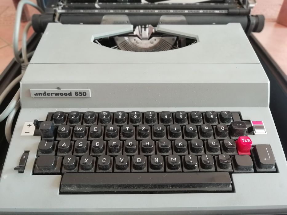 Masina de scris electrica