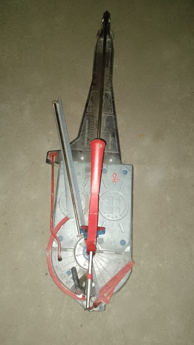 Mașină de tăiat gresie și faianță Montolit în stare foarte buna