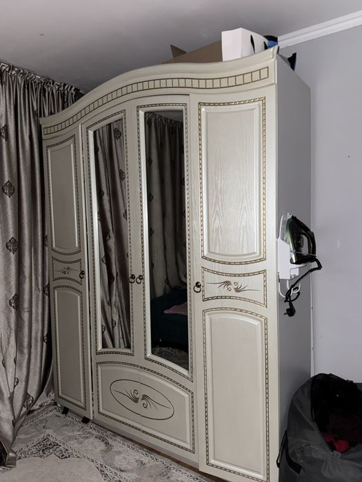 Продам шкаф 1,8м на 2,2метра.