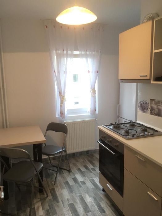 Ofer spre inchiriere garsoniera zona centrala