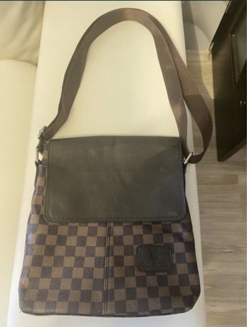 Geanta Louis Vuitton Pret:22€ - Haine Accesorii si Genti