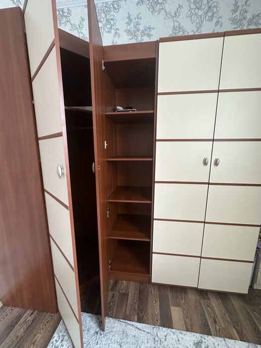 Продам шкаф - гардероб