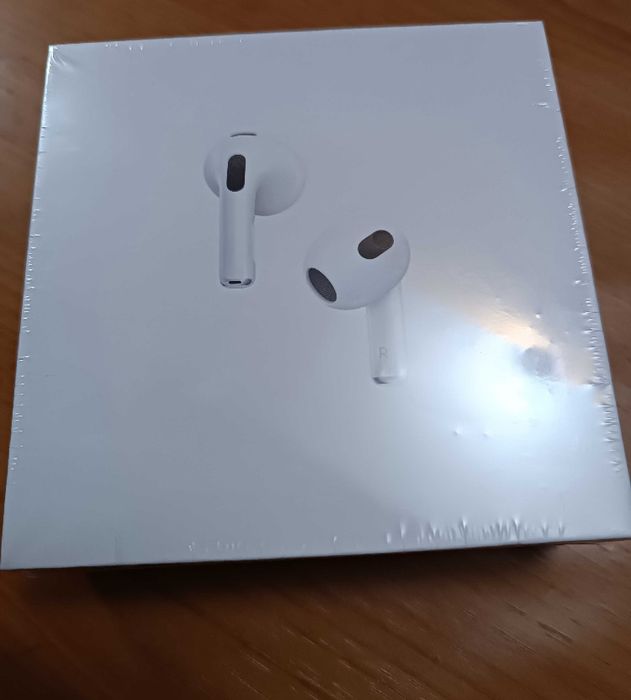 Airpods 3 (3D generation) MagSafe Cahrging Case - новые