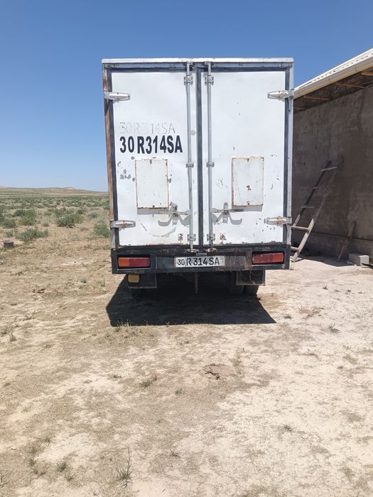 Forland furgonli yil 2006 xolati yaxshi