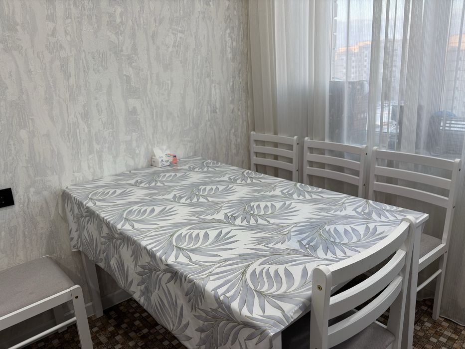 Комплект стол и стулья