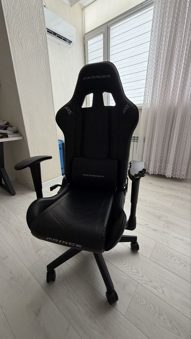Игровое кресло DxRacer Prince