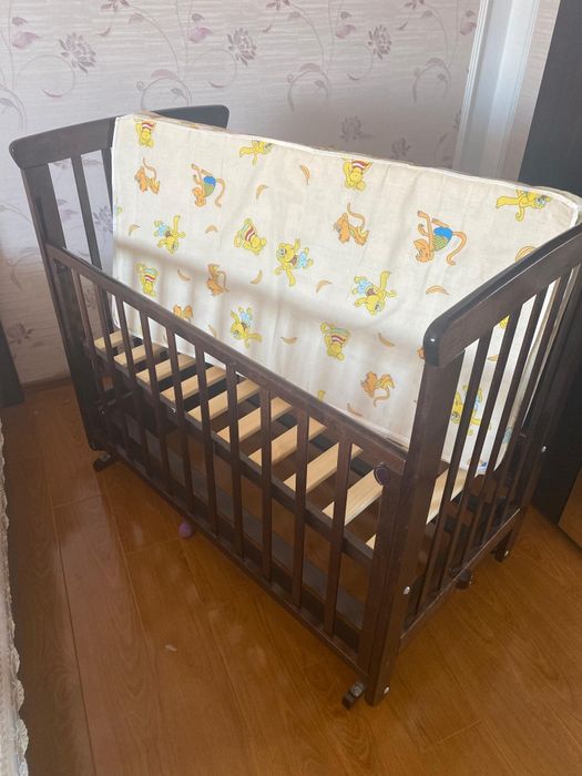 Манеж продам новый