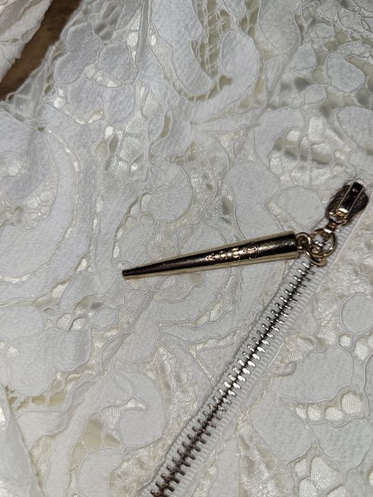 Нови сака на Lucy