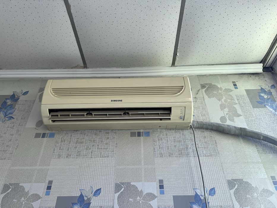 Стол для гостиной