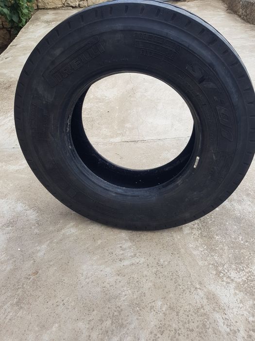 Гума за камион почти нова