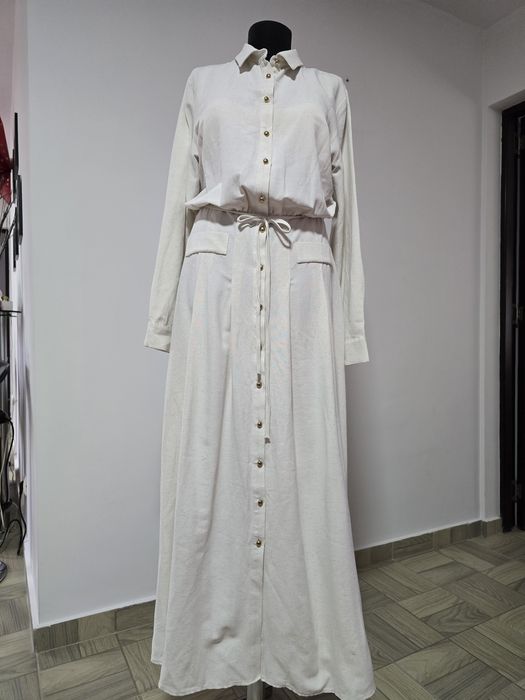 Rochie materiale naturale in si bumbac, inchidere cu nasturi, modelul cu cordon  in talie
