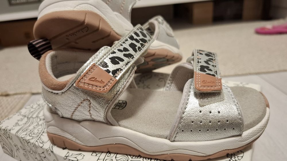 Кожени сандали Clarks