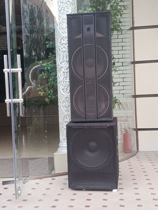 Jbl firma uslitil mikrafon