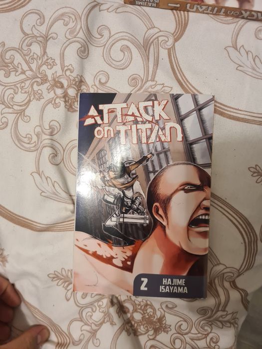 Attack on Titan volumele 1-3