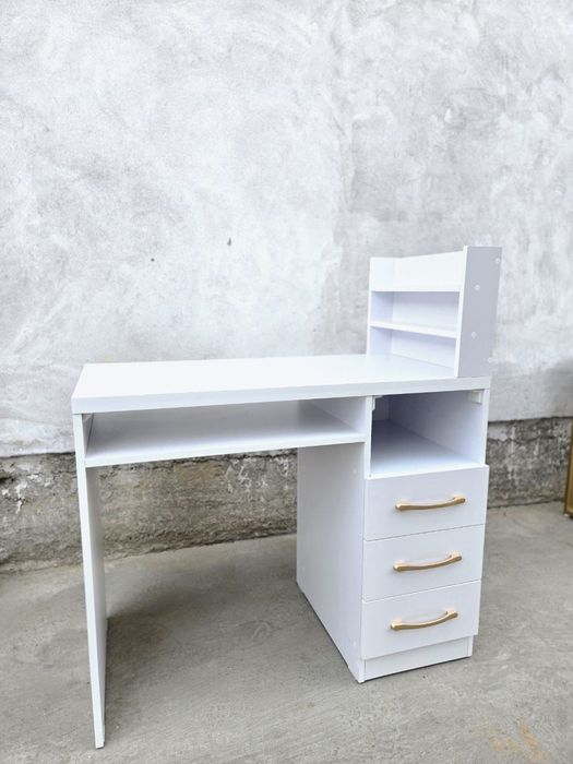 Маникюр стол рассрочка в Ташкенте