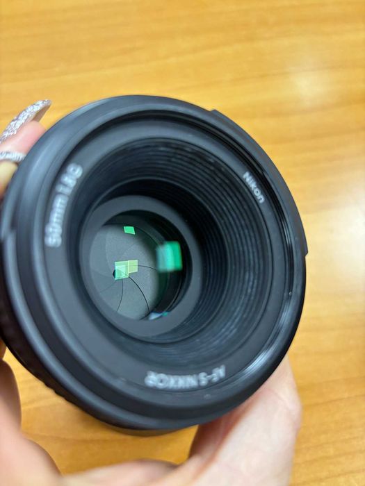 Обектив Nikkor 50 mm 1.8G; увеличителни филтри; светкавици; GoPro Hero 4