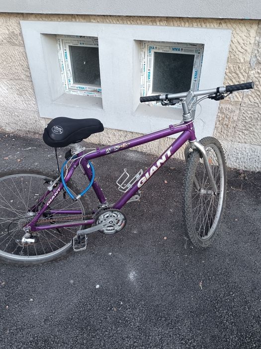 Продавам  2 бр колела