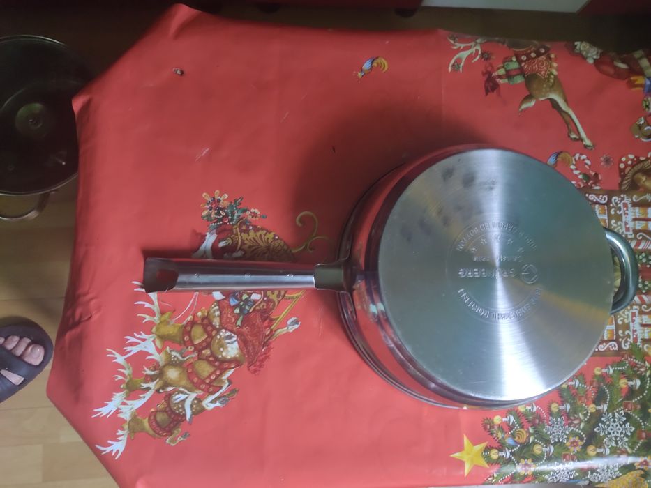 Vând  cratita inox cu coada nouă