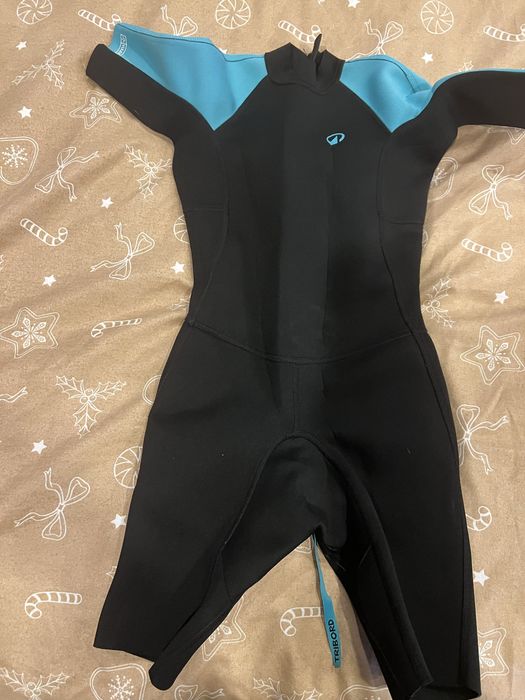 Детски неопрен подходящ за момче и момиче за 11 годишна възраст!