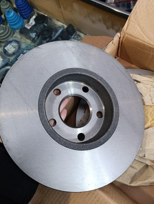 Тормозные диски Brembo на Ауди 100с 4