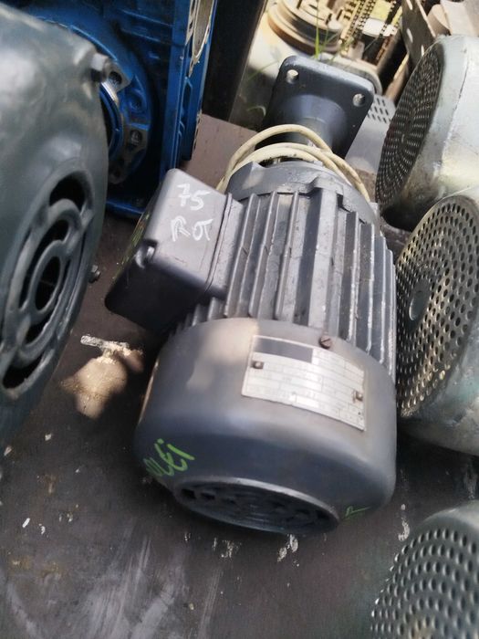 Motor cu Reductor raport 75 rotații cazan povarna