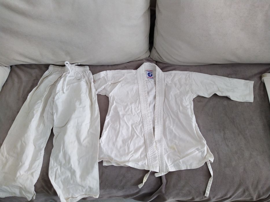 Продам детское кимоно б/у