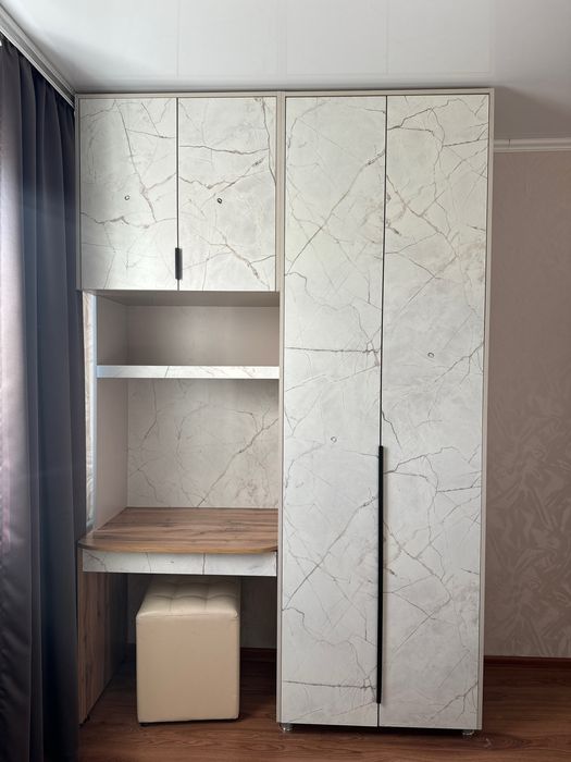 Продам спальный шкаф новый