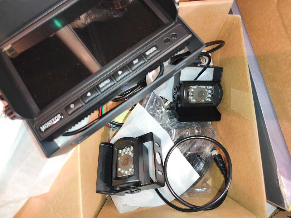 Комплект камери за задно виждане YEDDY Dual Reversing Camera Set 7" ..