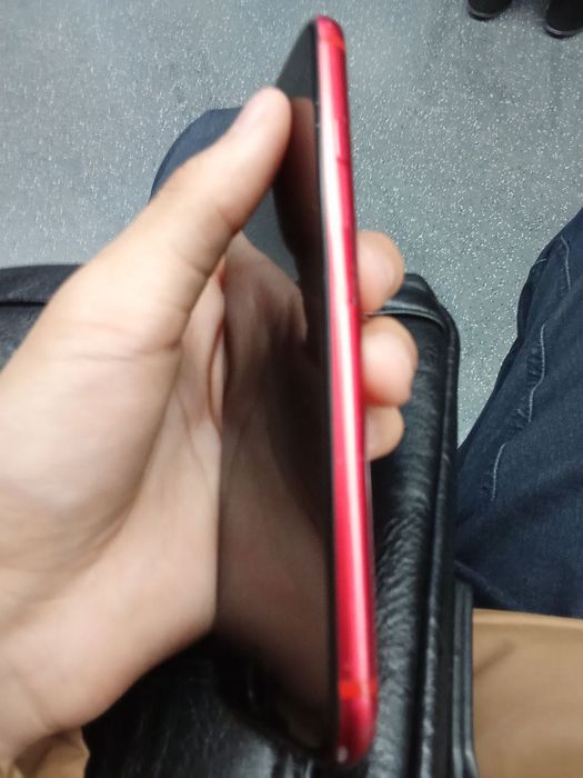 Iphone se2020 64 gb 78% karobka dakment yo tegiga jovob 140$ kelishtrb