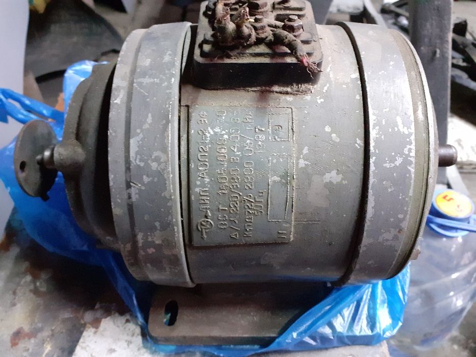 Продам электродвигатель