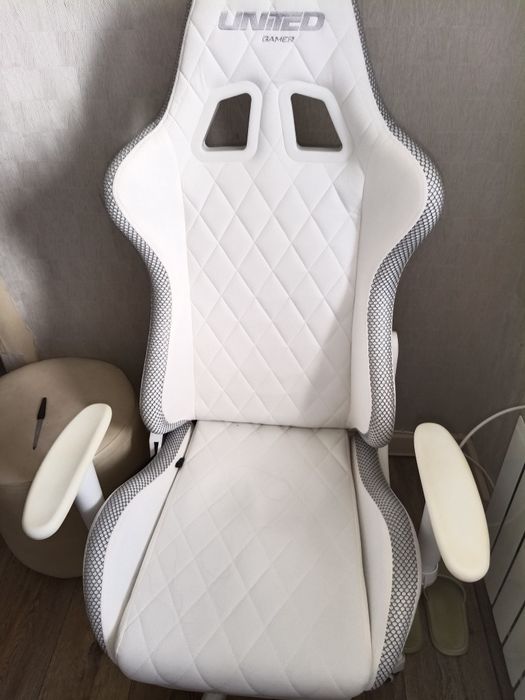 Продам кресло б/у почти новое