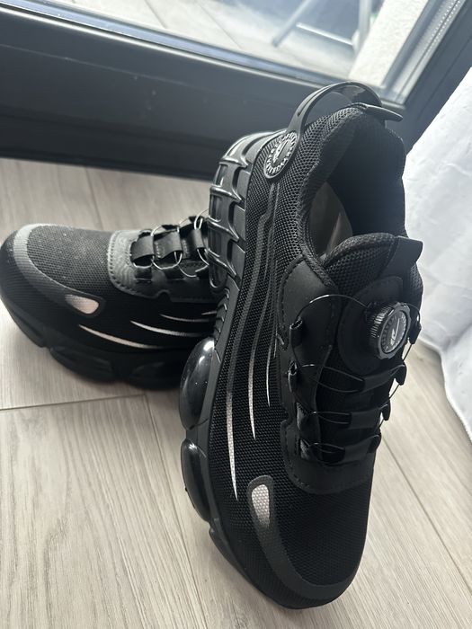 Adidasi/bocanci safety cu bombeu metalic marimea 41