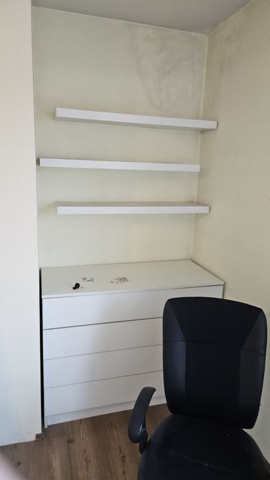 Диван, масивни маси, столове, легла, шкафове