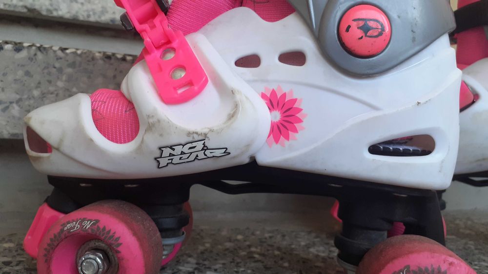 Кънки за момиче от 33 до 37 номер-разтягат се!И к-кт протектори!