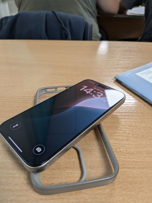 Iphone 15 pro 128 84%
