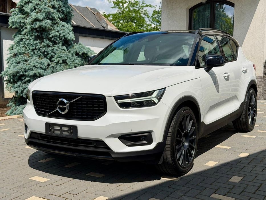 Volvo XC40 R-Design Impecabil!