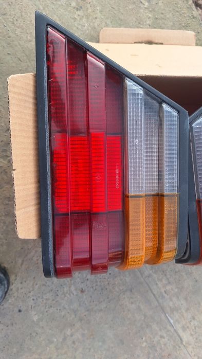 Мерседес 124 оригинал стоп фонарь