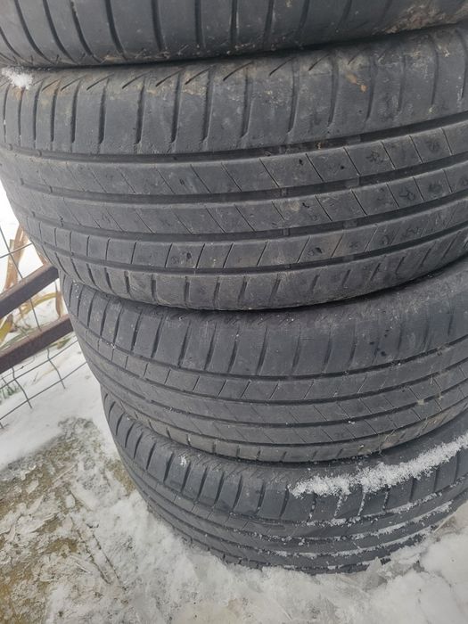 De vanzare cauciucuri