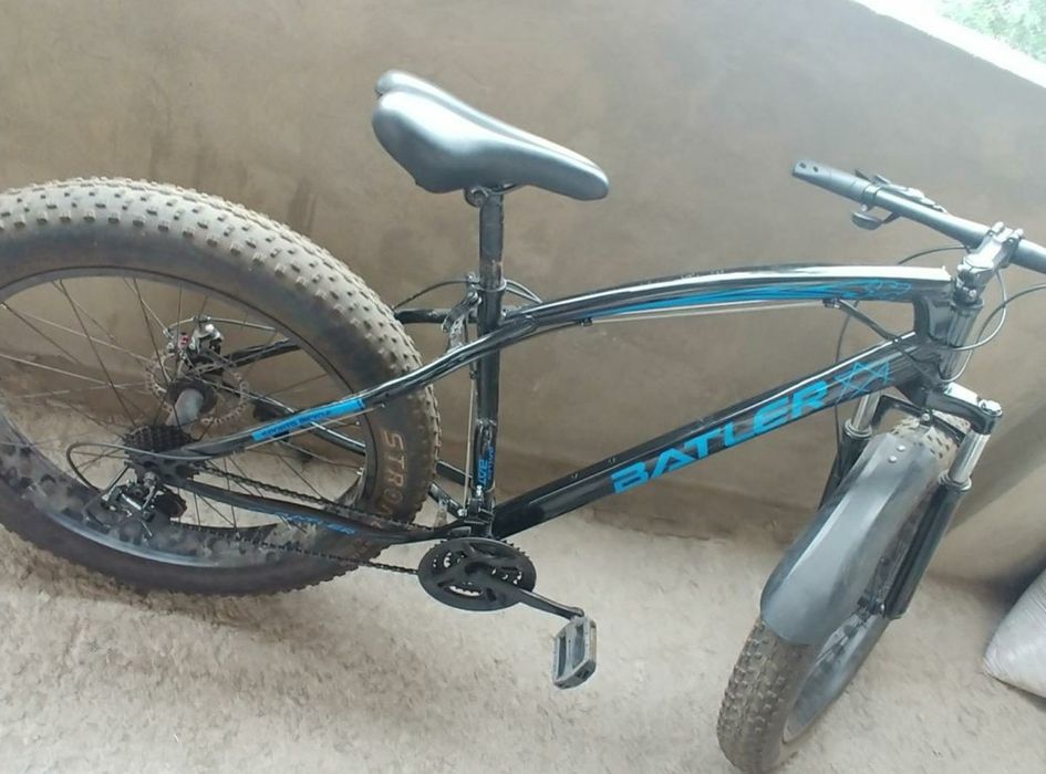 Велосипед - фэтбайк.