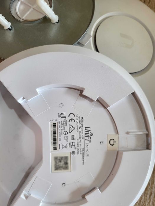 Ubiquiti UniFi UAP-AC-LITE