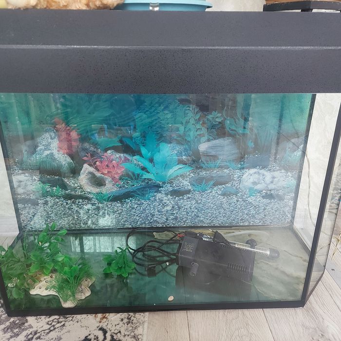 Продам аквариум на 80 литров